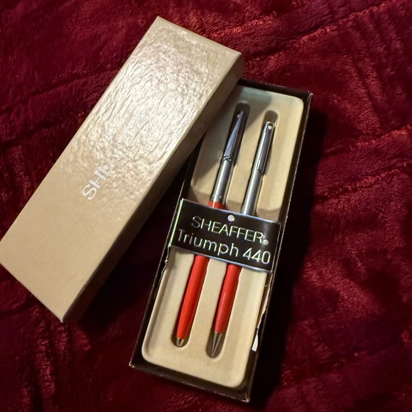 Sheaffer Triumph 440 Red and Silver Pen Set - Picture 1 of 2